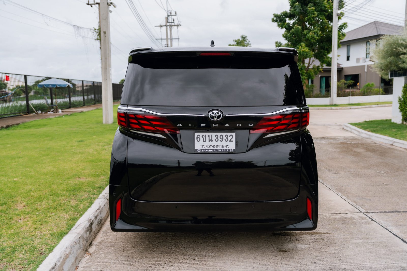Toyota Alphard interior cabin view