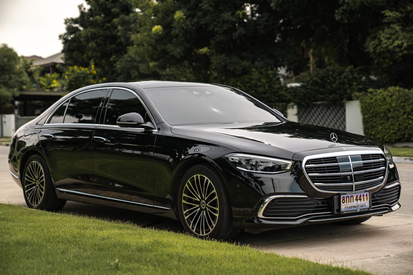 รถเช่า Mercedes Benz S-Class สีดำ ซีดานผู้บริหาร
