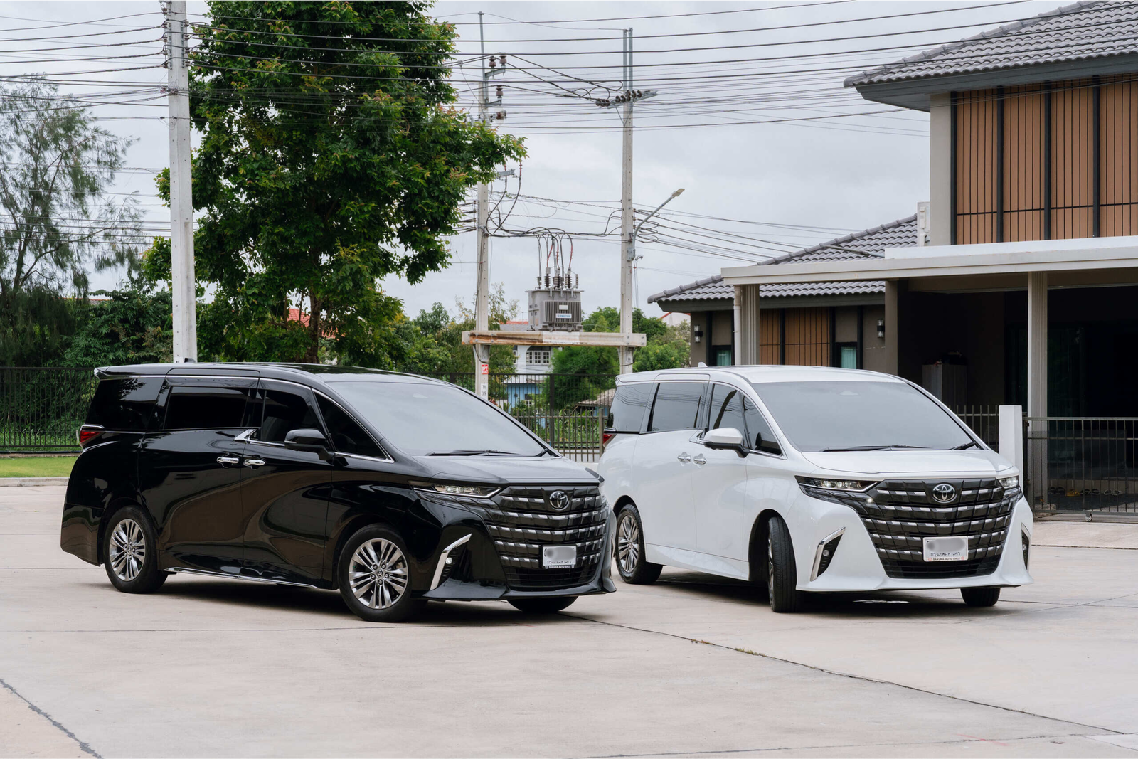 บริการเช่ารถตู้อัลพาร์ด VIP Toyota Alphard และ Mercedes Benz S Class พร้อมคนขับในกรุงเทพฯ และสนามบิน