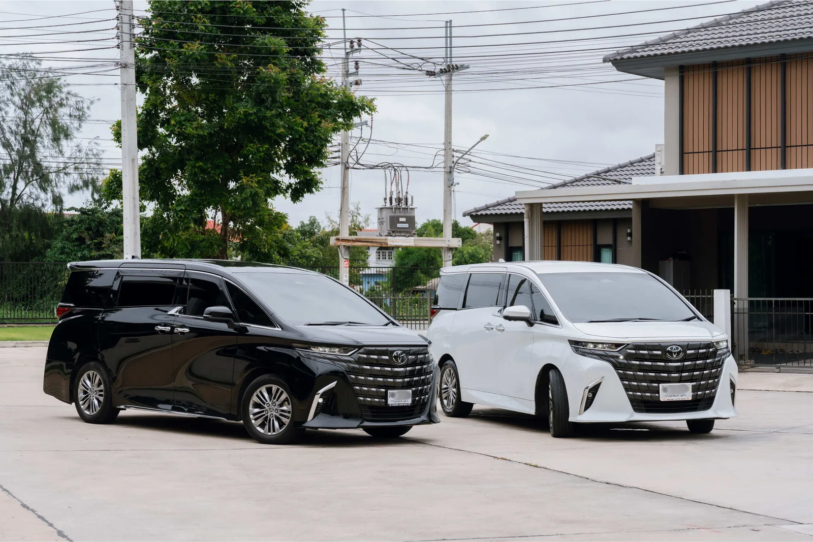 รถเช่าตู้อัลพาร์ด Toyota Alphard รุ่นใหม่ล่าสุด สีดำ